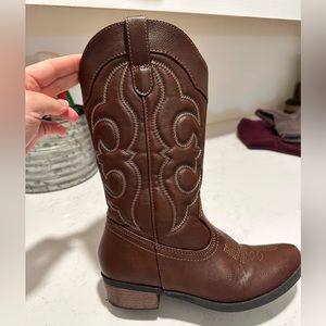 Size 4 girls cowboy boots